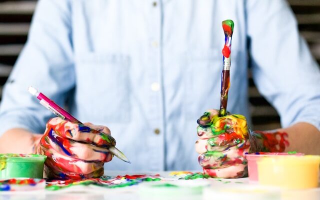 pictura centrul ZalauArt arta plastică pictori copii tineri