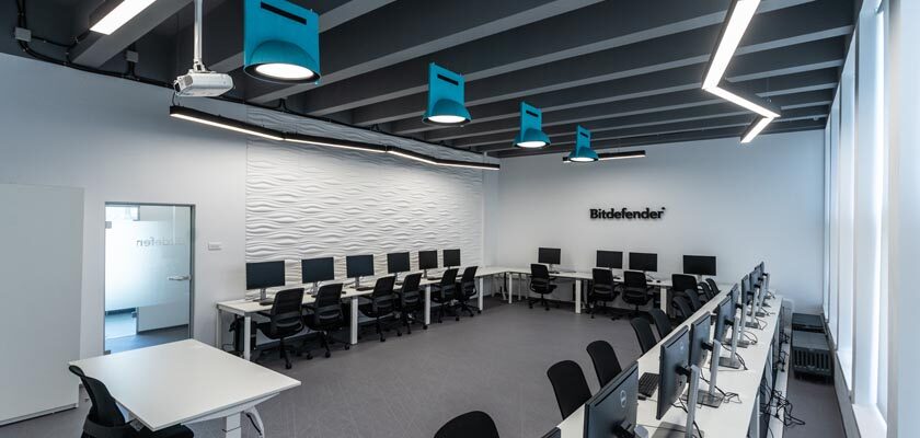 laborator-politehnica-Buc Bitdefender și Universitatea Politehnica din București au inaugurat un laborator de informatică de ultimă generație
