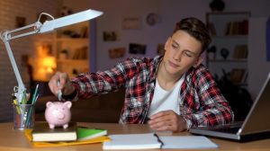 Lectia de educatie financiara. 4 greseli care te pot lasa falit