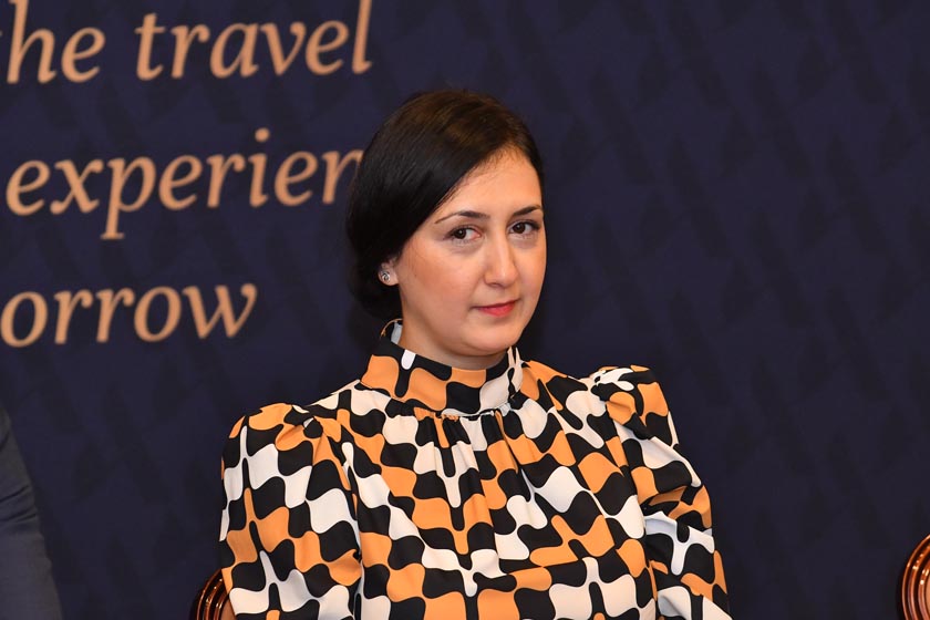 Catalina Toma_Public signature event Mercure Brasov Center Hotel14