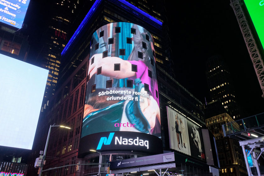 Arctic_Times_Square Arctic a sărbătorit Ziua Națională a României cu un mesaj în Times Square, New York