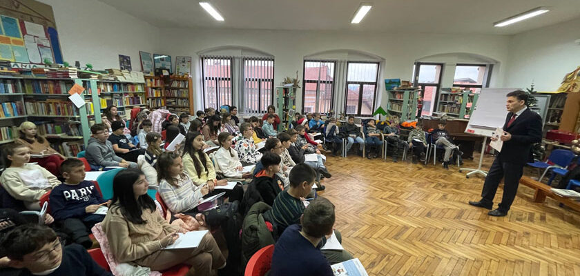Primul manual de istorie locala adaptat nevoilor elevilor la Rasnov 1