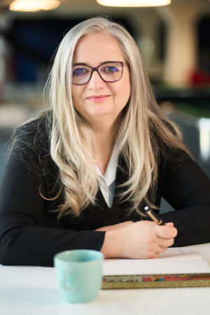 Elena Calin, Managing Partner Uplifting Service Romania