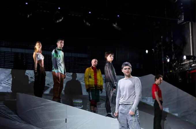 Revolutie Spectacol la Teatrul Excelsior despre Inteligenta Artificiala