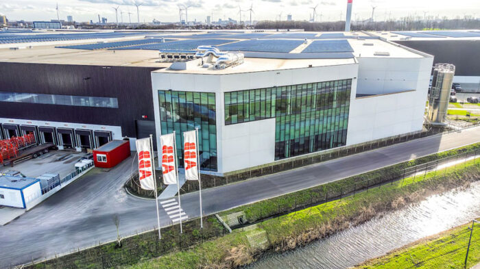ABB Evergem deschide în Belgia o nouă fabrică de 20 de milioane de euro, eficientă din punct de vedere energetic.jpg (2)