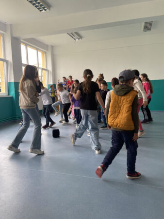 Creștem prin teatru Fundația pentru Istorie, Cultură și Educație Rediu 1
