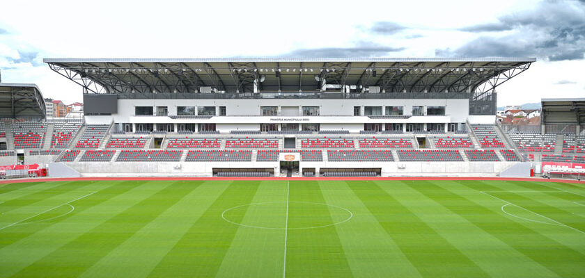 S-a-finalizat-procedura-de-omologare-LPF-si-UEFA-a-Stadionului-Municipal-Sibiu-Gazon-Stadion-Iulie-2024
