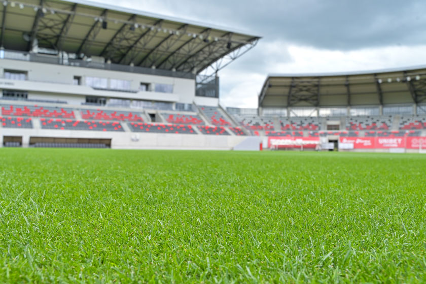 4-S-a-finalizat-procedura-de-omologare-LPF-si-UEFA-a-Stadionului-Municipal-Sibiu-Gazon-Stadion-Iulie-20244