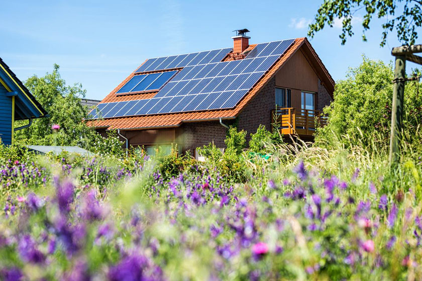 Compania E.ON Energie România a instalat, în primele opt luni ale acestui an, peste 3.500 de sisteme panouri fotovoltaice la clienții rezidențiali_2
