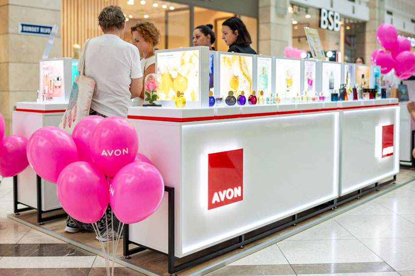 Magazinul AVON de tip insula_AFI Cotroceni