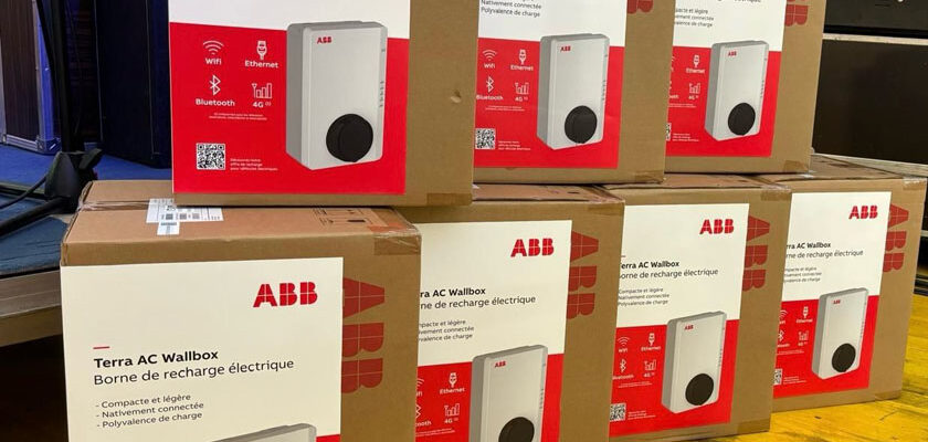 ABB România a premiat câștigătorii locului 1 la cursa de mașini electrice “Transylvania Classic” din Brașov1
