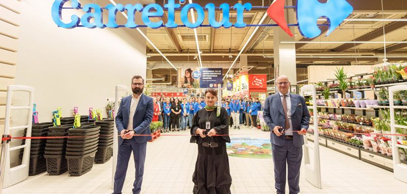 Crinu Aldea, Codruta Borza, Andrei Cazana5-hipermaket Carrefour România Cora Lujerului