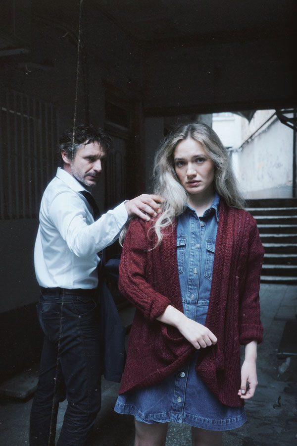 Marius-Turdeanu-si-Ioana-Niculae-in-Oleanna.-foto-Iusin-Surpanelu