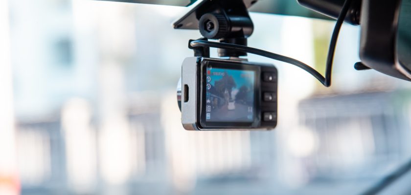 De ce sa investesti în senzori de parcare sau camere video auto