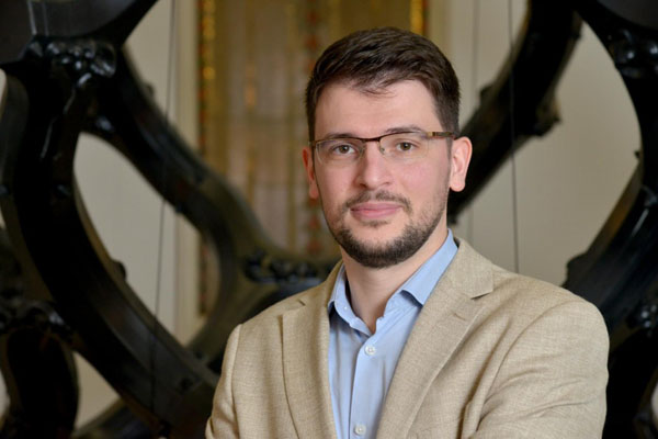 Divo Pulitika_Fund Manager InterCapital