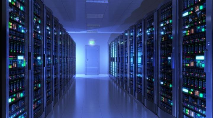 Noi solutii end-to-end pentru centre de date AI de la Schneider Electric