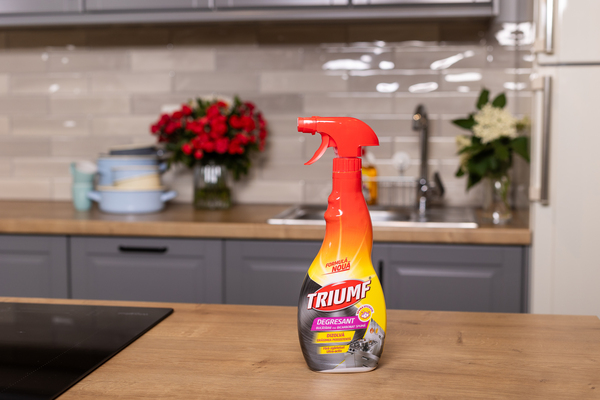 Triumf Degresant Bucătărie cu Bicarbonat Spumă 500 ml – COD 5657