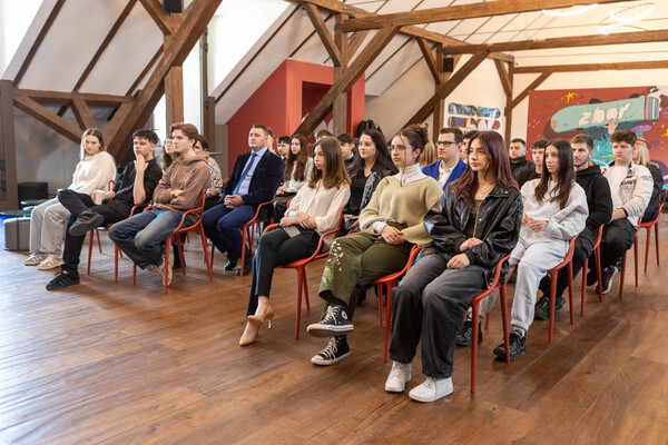 2_Profesori brașoveni premiați de elevi