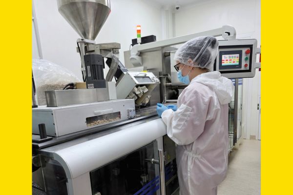 COSMO PHARM a investit 2 milioane de euro într-un laborator ultramodern