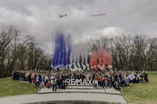 REMAX