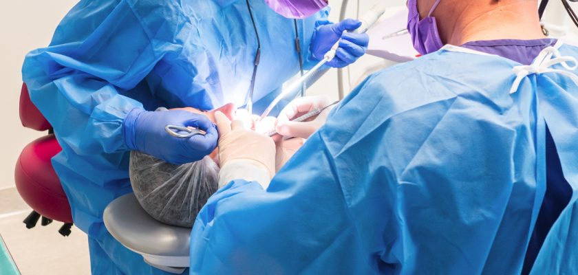 Tipuri de interventii chirurgicale dentare implant dentar