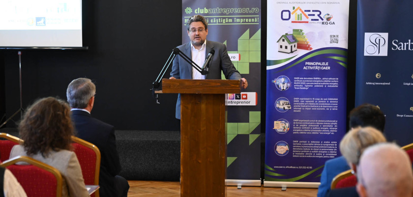 Bogdan Munteanu moderator eveniment conferinta bucuresti Forumul-antreprenorilor-din-constructii-si-imobiliare-Editia-a-II-a-15-mai-2025