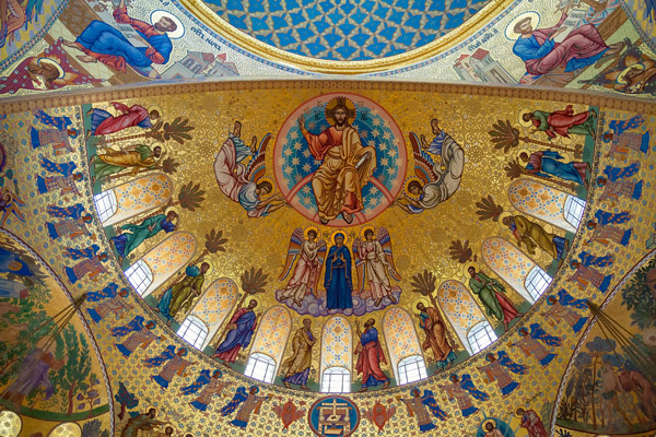 Cum să personalizezi produsele pentru ocazii religioase ortodoxe