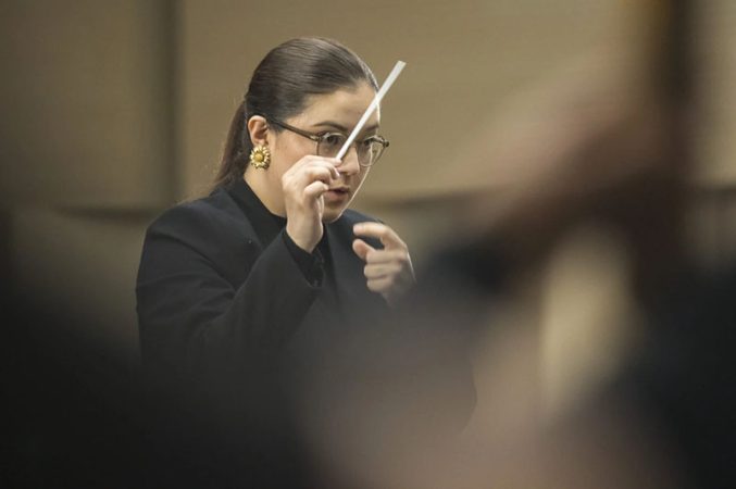 Dirijor Ana María Patiño-Osorio