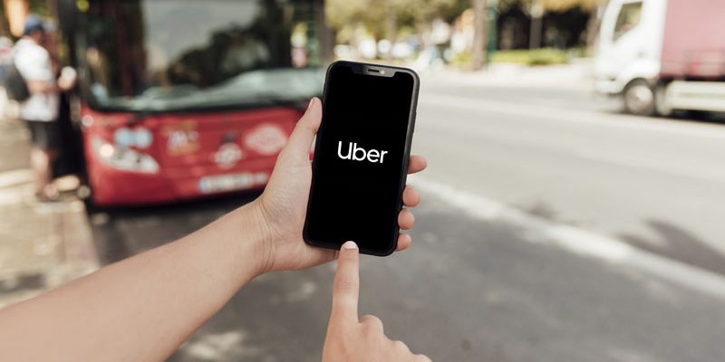 Uber pregătește taxiuri autonome în Marea Britanie