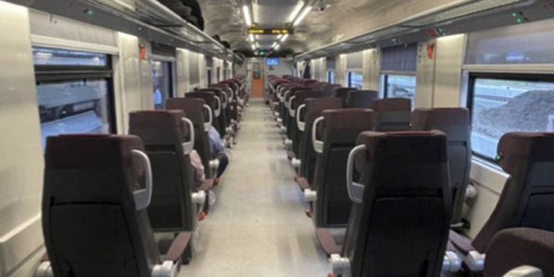 Călătorie rapidă și confortabilă de la Brașov la București cu trenul modernizat CFR Călători