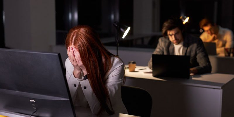 Microsoft trage un semnal de alarmă „Ziua de lucru infinită” devine noua realitate pentru angajații moderni