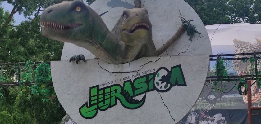 Neptun Destinația surpriză pentru familii Paradis Land și Jurasica Adventure Park 1