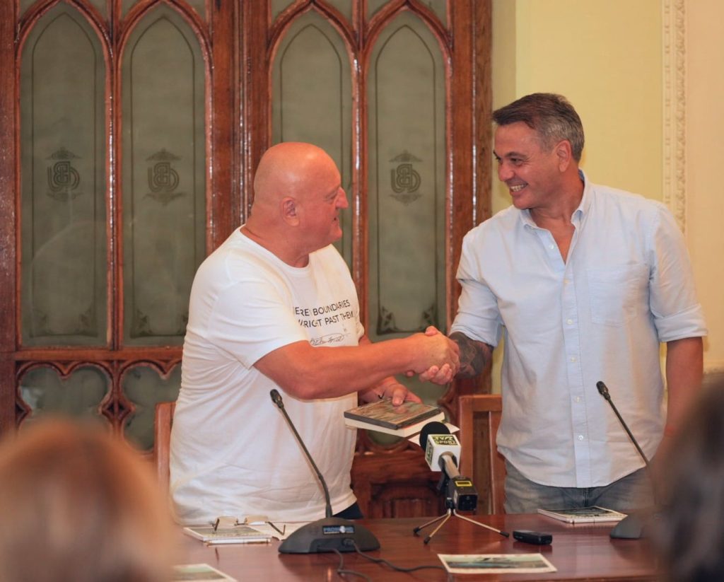 72 de ore de înot pentru copiii în dificultate Conferinta de presa_Martin Strel, Mihai Badea