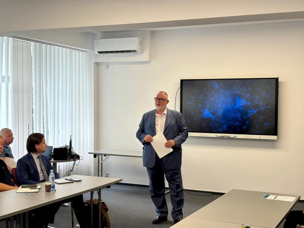 ICI București Adrian-Victor Vevera, Directorul General