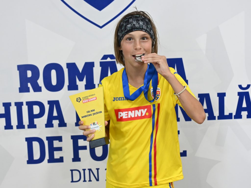 PENNY și ANF sprijină tinerii fotbaliști din mediul rural3.JPG