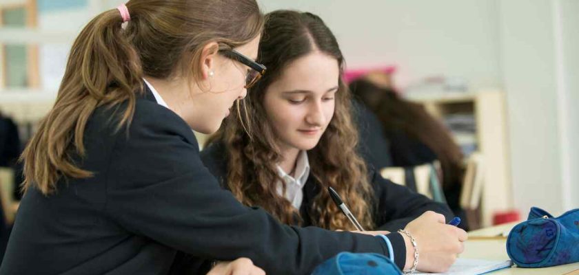 educatie scoala elevi Learners in classroom Cambridge English