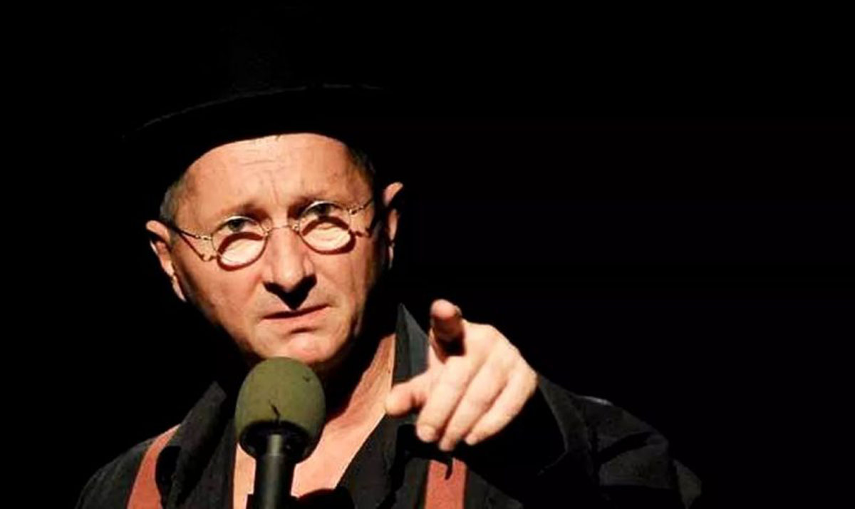 Horațiu Mălăele, Sunt un orb, spectacol teatru, umor românesc, recenzie teatru, corectitudine politică, umor filozofic, teatru contemporan, cultura românească, spectacol actual