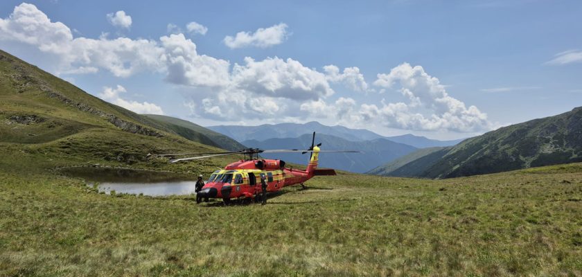 Refugiul Infosan, Munții Făgăraș, Curmătura Bratilei, turism montan, Asociația Montană Carpați, Salvamont