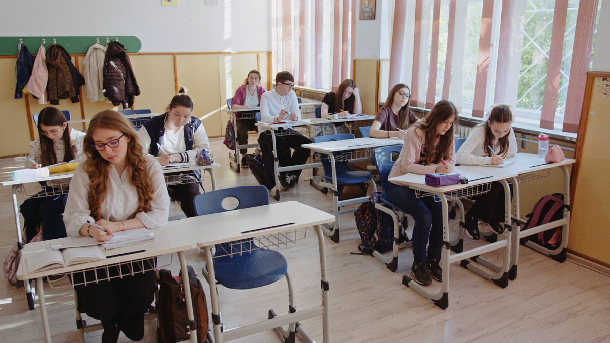 Sunt aici ramai cu mine, Ziua Mondială a Prevenirii Suicidului, Brîndușa Maria Balan, motionARThoughts, Telefonul Copilului, prevenția suicidului, sănătate mintală adolescenți