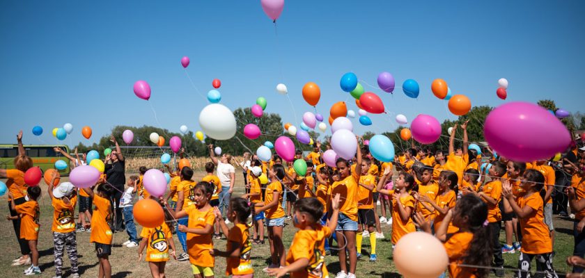 Tabără la mare pentru 100 de copii din programele CONCORDIA, organizată de ANAT