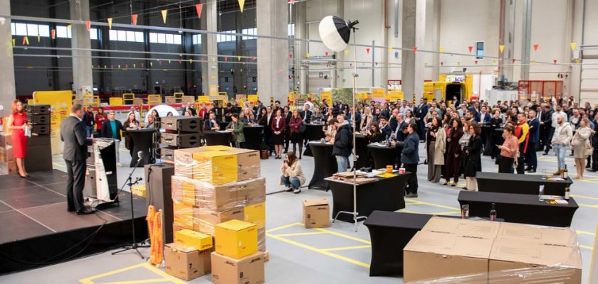 DHL Express, logistică sustenabilă, centru logistic, carbon neutru, București Nord, VGP Park, zero emisii, investiție, transport verde, Bogdan Enache, Mike Parra, DHL România