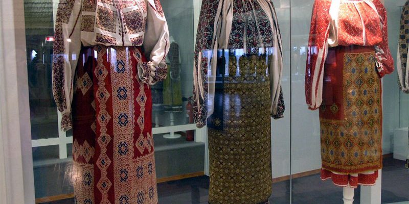 ia românească, patrimoniu cultural, Dior, Yves Saint Laurent, Maria Rosetti, România revoluționară, simboluri tradiționale, identitate românească, tradiție, cultură autentică
