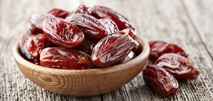 pasta de curmale, curmale beneficii, îndulcitor natural, alimentație sănătoasă, energie naturală, deserturi sănătoase, nutriție, fibre, antioxidanți, stil de viață echilibrat