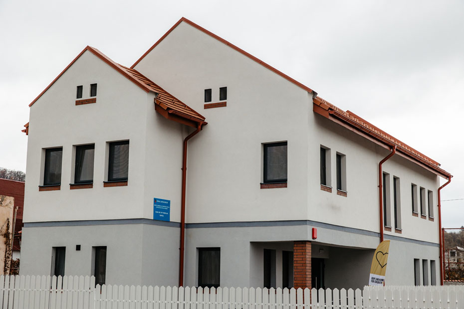Hope and Homes for Children și LaPrimulBebe