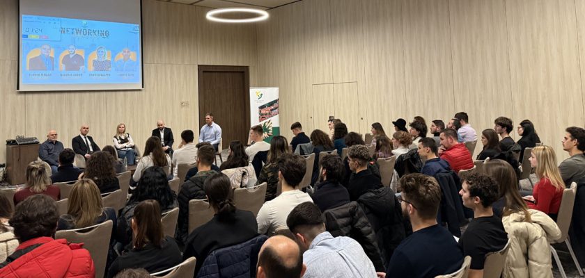 Networking pentru viitor, tineri Brașov, succes profesional, Casa de Cultură a Studenților Brașov, Brașovul Altfel, eveniment educațional, modele pentru tineri, dezvoltare personală