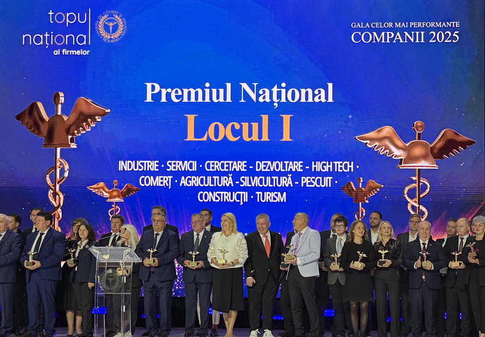 Echipa Alconor Company pe scena galei Topul Național al Firmelor 2025, la primirea Premiului Național Locul I
