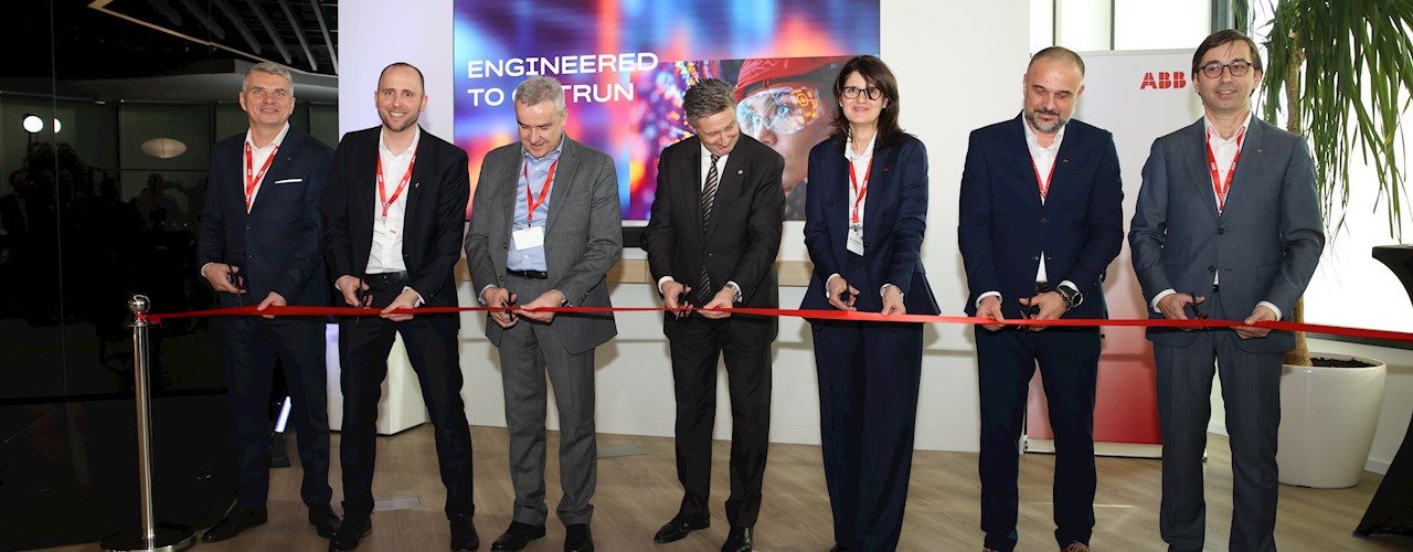 ABB România, Customer Experience Center, electrificare inteligentă, automatizare clădiri, eficiență energetică