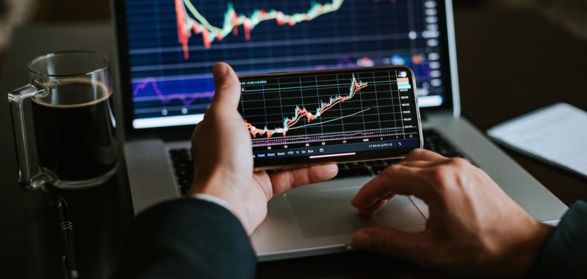 ETF cripto, crypto ETF, Bitcoin ETF, Ethereum ETF, investiții cripto, ETF-uri blockchain, crypto index ETF, digital assets ETF, blockchain technology ETF, crypto market ETF, investiții în Bitcoin, investiții în Ethereum