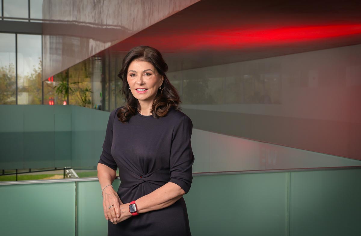 UniCredit, investitii, mobile banking, fonduri, digitalizare