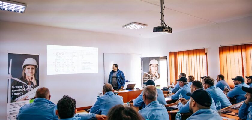 curs instalator panouri solare, curs energie eoliana, locuri gratuite formare, cariera energie verde